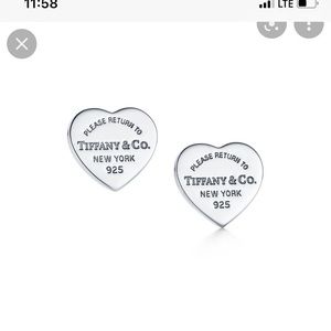 Tiffany & Co Heart Stud earrings READ!